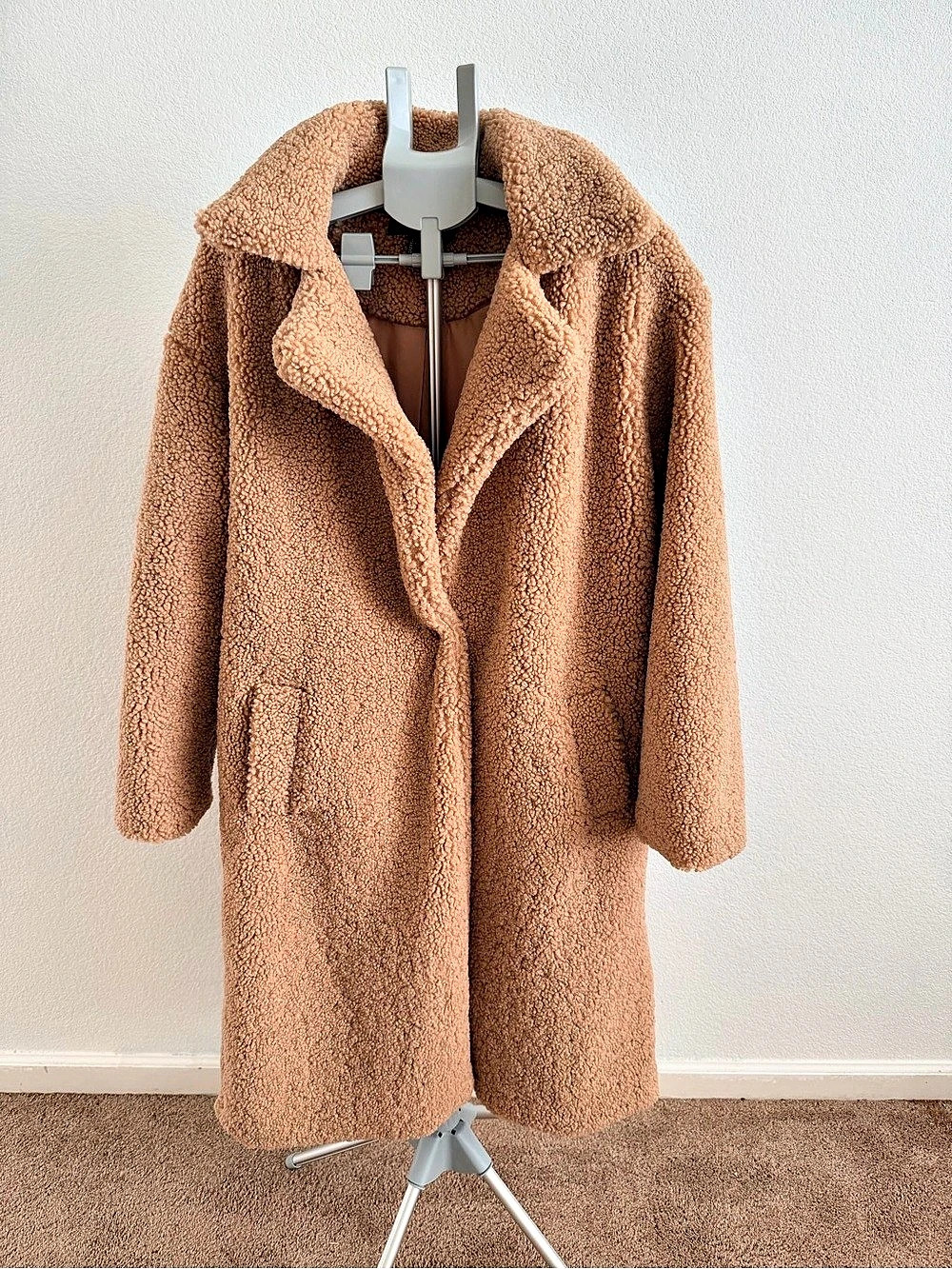 Forever 21 Teddy Coat in Brown Size Medium Like New